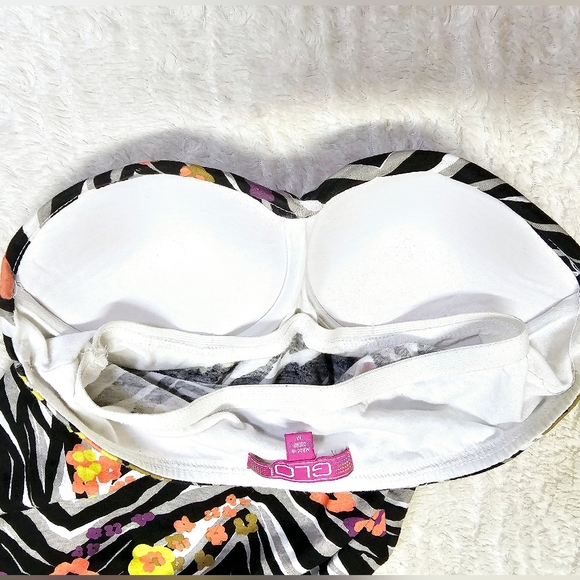 Padded Strapless Top - Picture 3 of 9